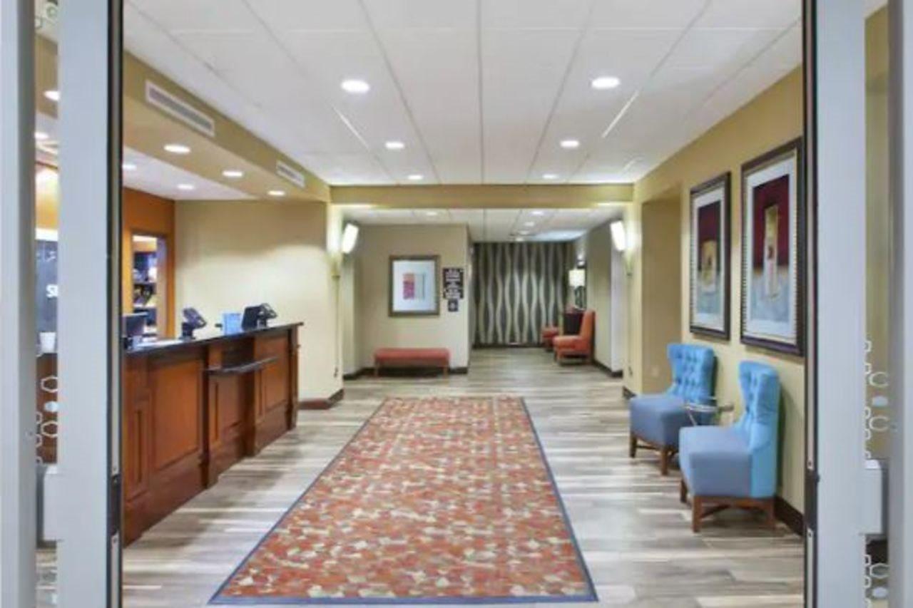 Hampton Inn & Suites Wichita-Northeast Eksteriør bilde