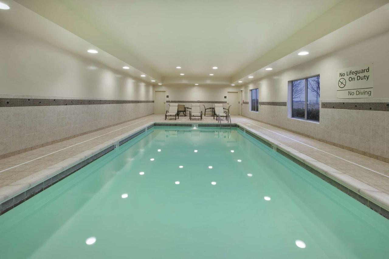 Hampton Inn & Suites Wichita-Northeast Eksteriør bilde