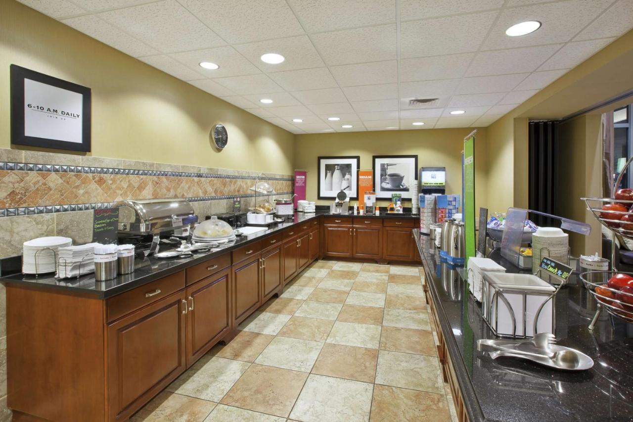 Hampton Inn & Suites Wichita-Northeast Eksteriør bilde