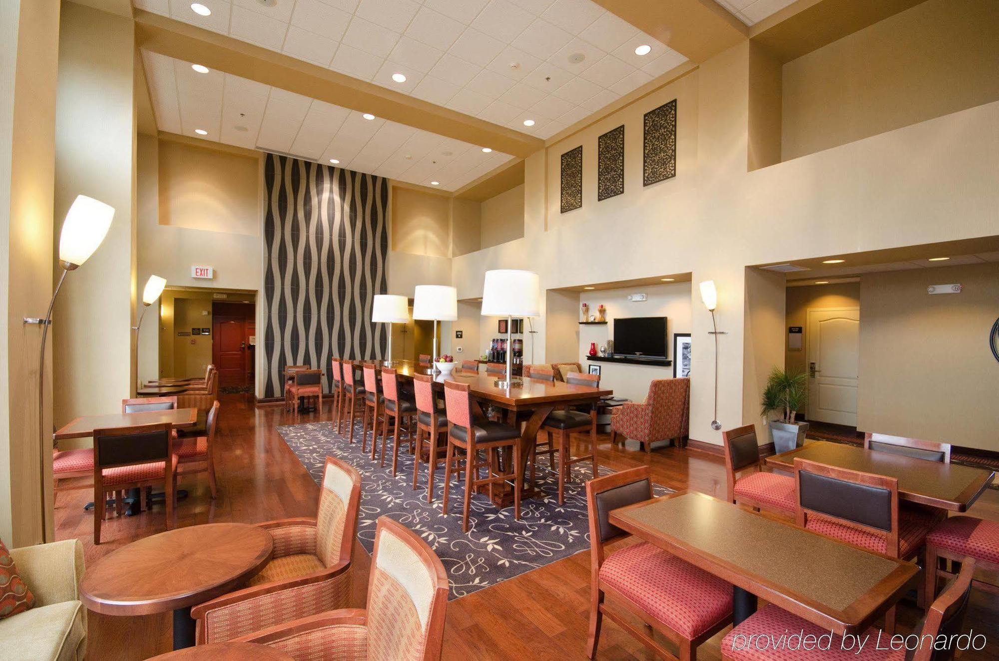 Hampton Inn & Suites Wichita-Northeast Restaurant bilde