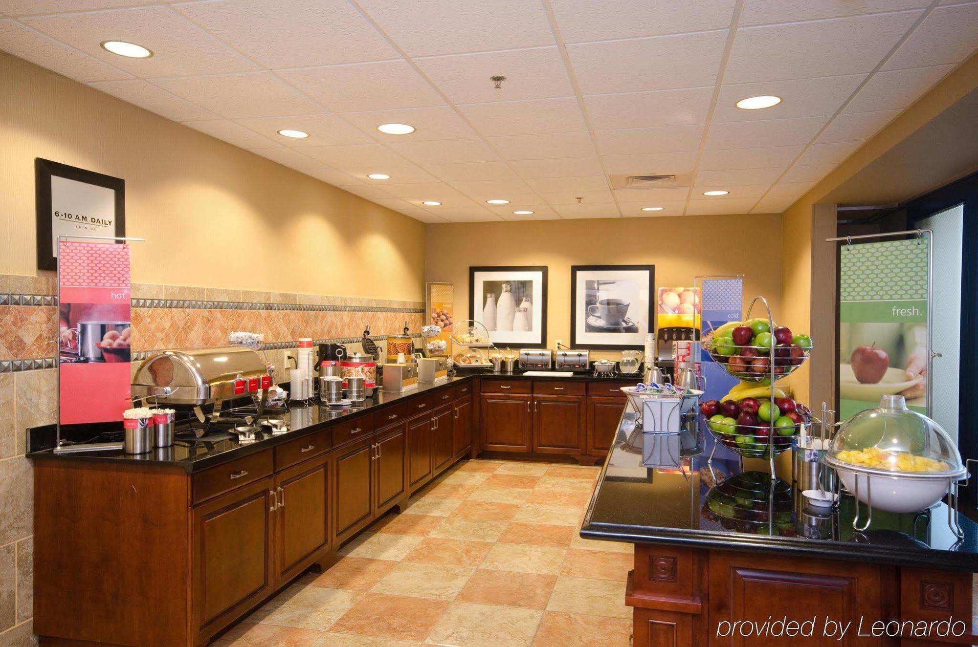 Hampton Inn & Suites Wichita-Northeast Restaurant bilde