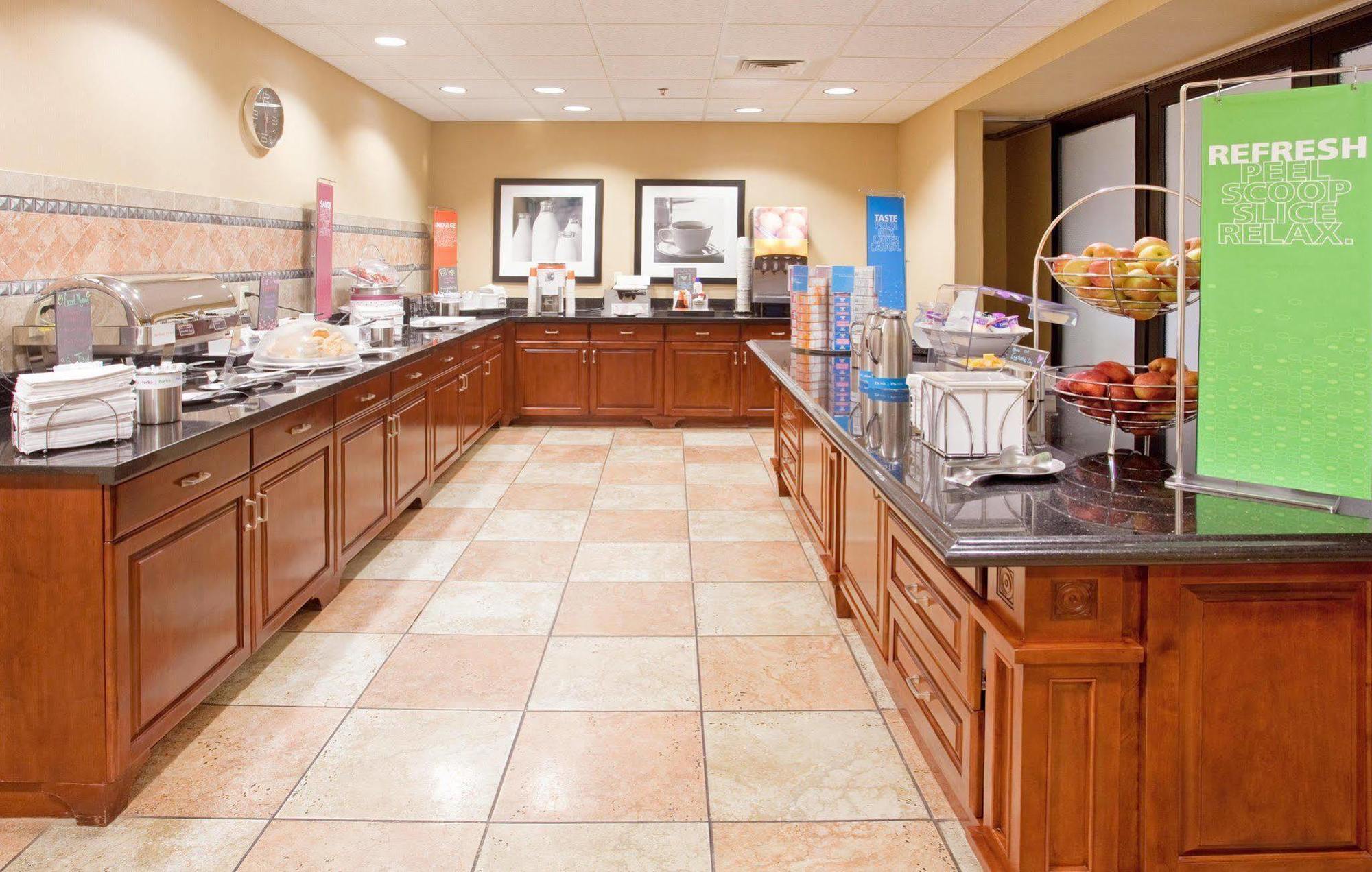 Hampton Inn & Suites Wichita-Northeast Eksteriør bilde